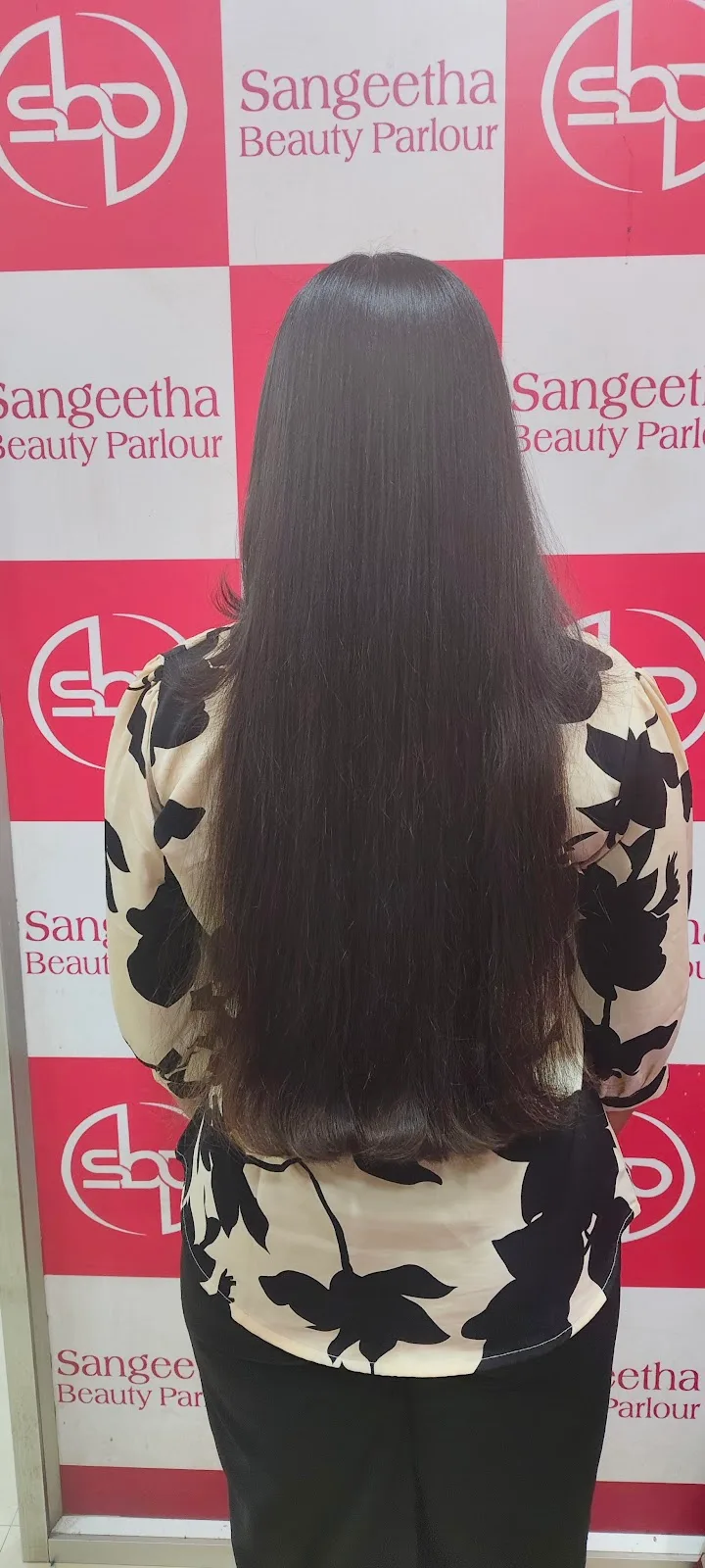Sangeetha Beauty Parlour - Vazhga Valamudan