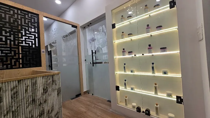 Cosmic Unisex Salon