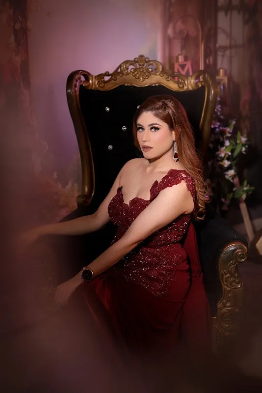 Khushbu Dua Makeovers & Academy