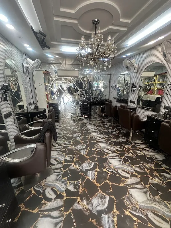 Khushbu Dua Makeovers & Academy