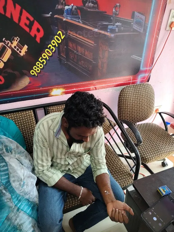 TATTOOZ CORNER STUDIO