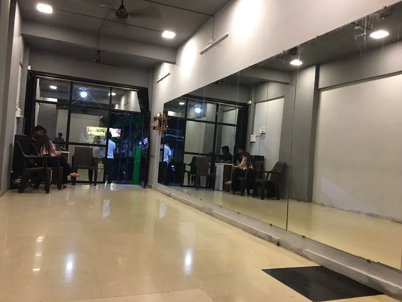 DREAM DANCE AND FITNESS STUDIO