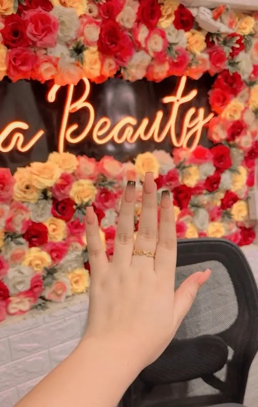 La Beauty and Nails