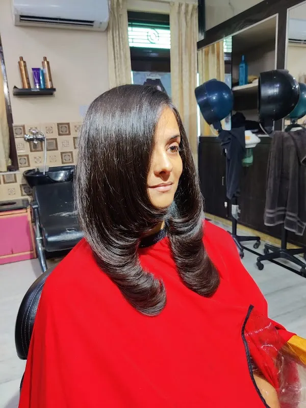 Hardik Beauty Salon
