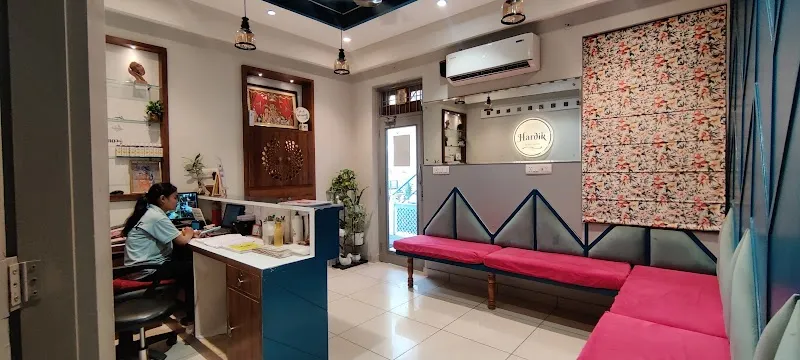 Hardik Beauty Salon