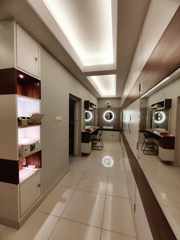 Hardik Beauty Salon
