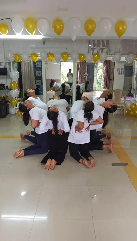 YogaHolic