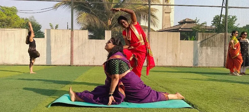 YogaHolic