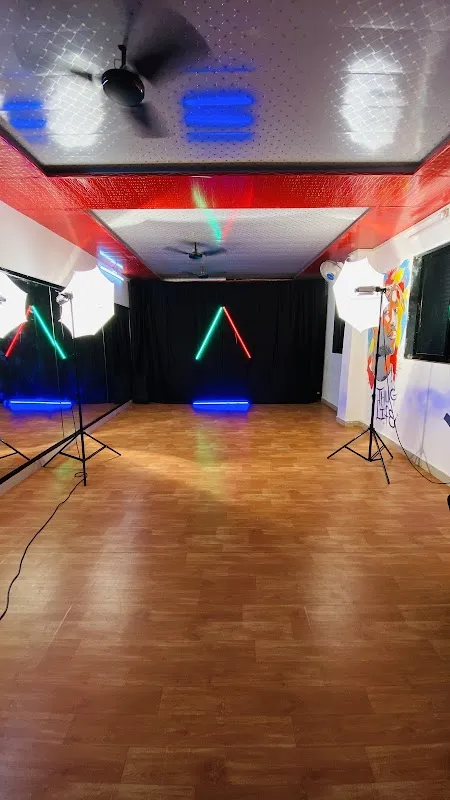 RAJ DANCE STUIDO
