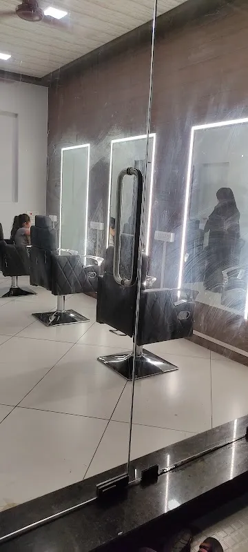 Being U Salon