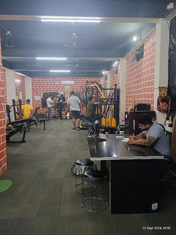 Max fitness hub- Best Gym In Varanasi | Cardio, Weight Training In Varanasi