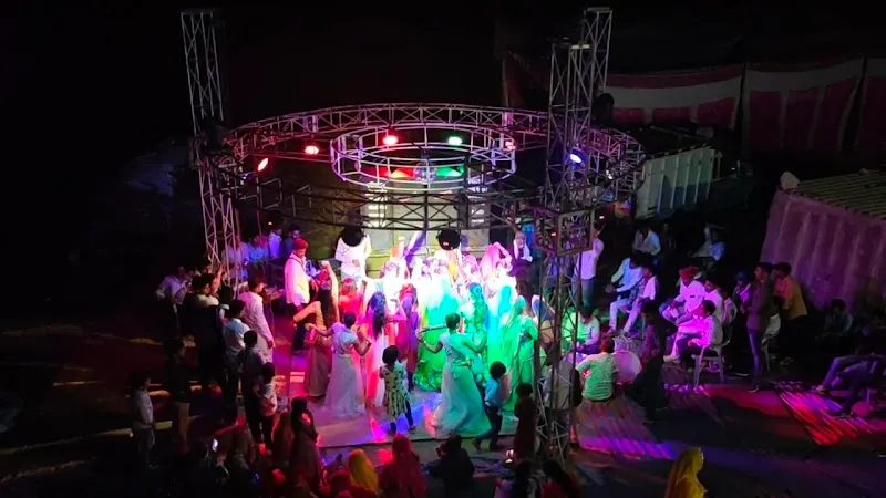 Lilan Dance flor Raimalwara