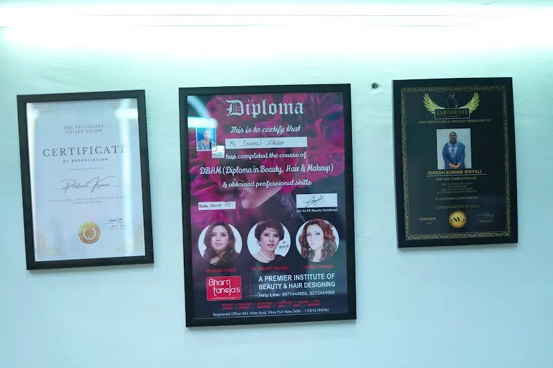 R&A Unisex Salon