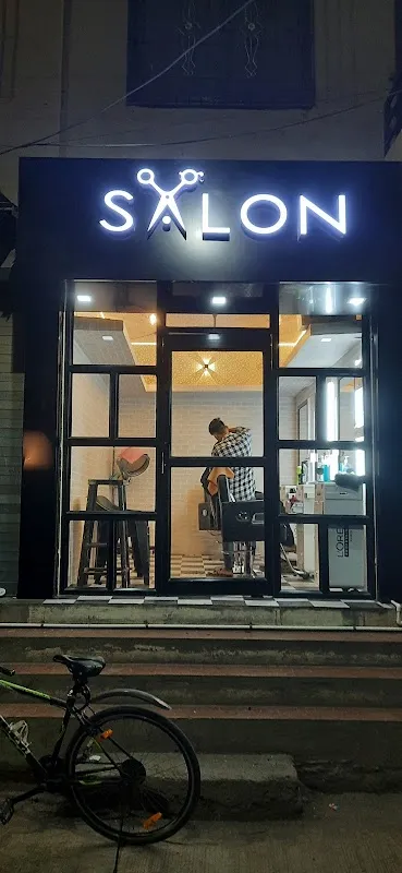 SALON HAIRCUT