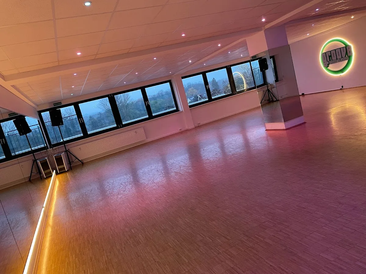 Groove Dance Classes