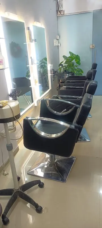 Flavia's Salon & Academy (Ladies only)