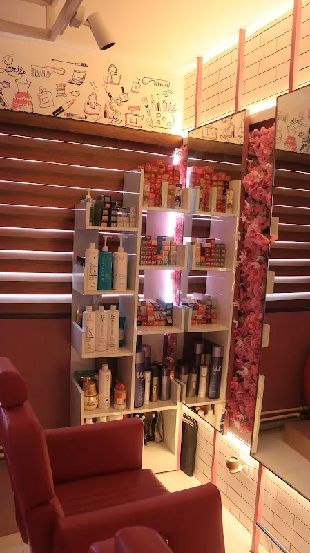 Vintage Paris Beauty Salon