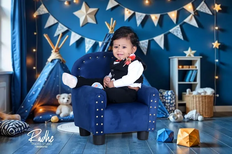 Radhe photo studio