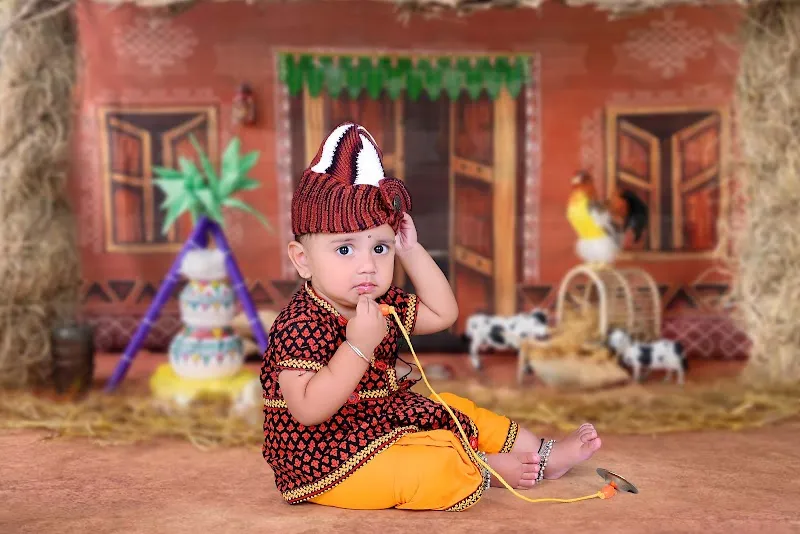 Radhe photo studio
