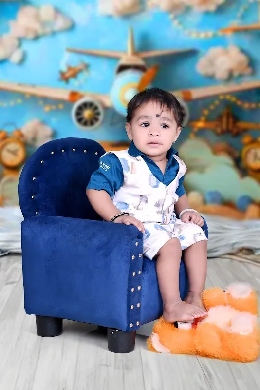 Radhe photo studio
