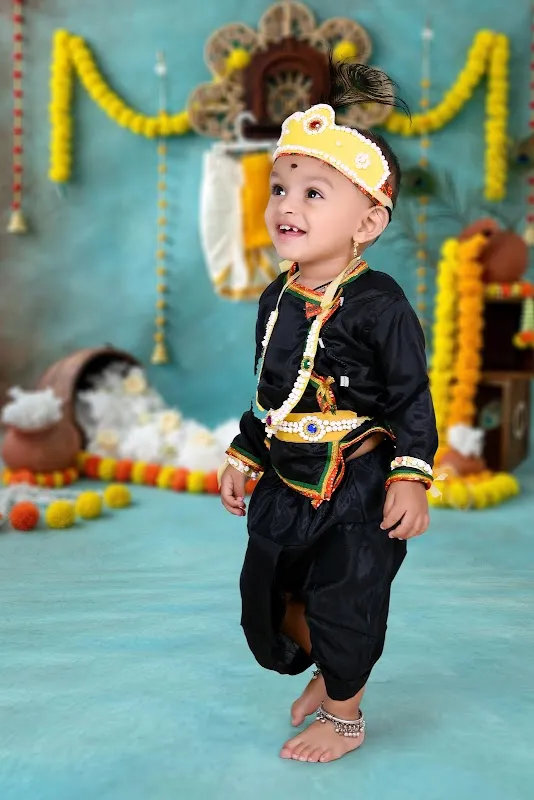 Radhe photo studio