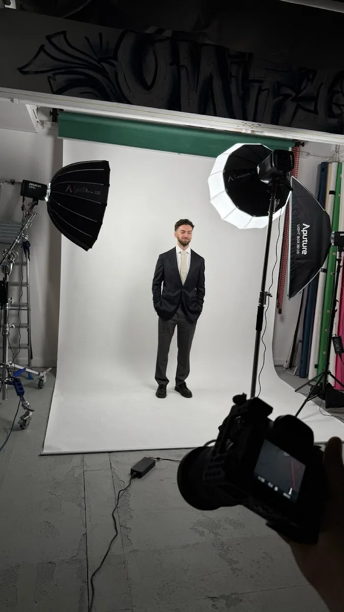 UNIT 13 PHOTOSTUDIO