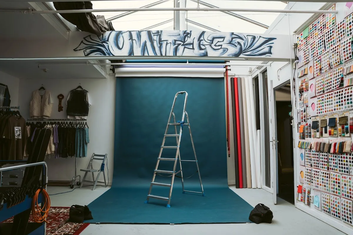 UNIT 13 PHOTOSTUDIO