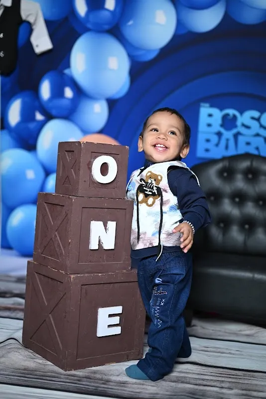HEAVEN PHOTO STREET (AC indoor & outdoor prop studio)
