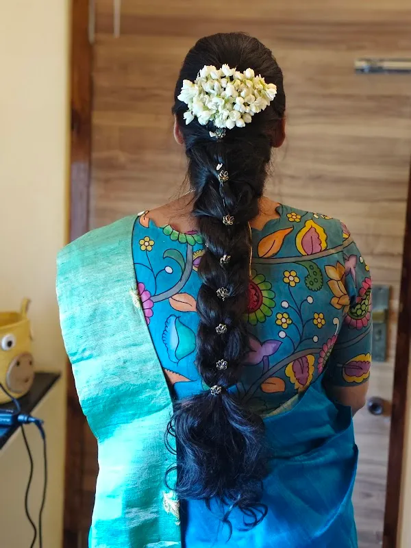 SHIVA BEAUTY PARLOUR