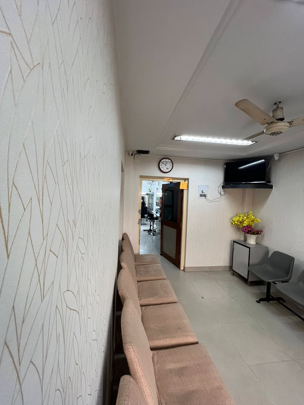 Rupali Beauty Parlour & Training Institute Since 1982 (for Women & Kids)