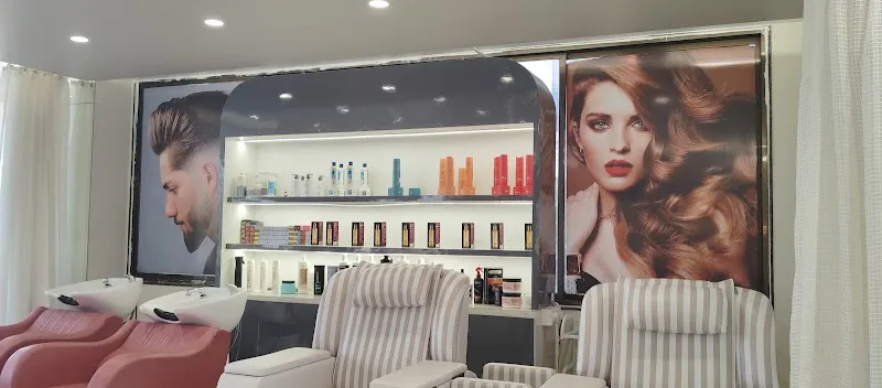 Archies Unisex Salon - Makeup Artist/Tattoo Artist/Beauty Academy/Best Unisex Salon in Jalgaon
