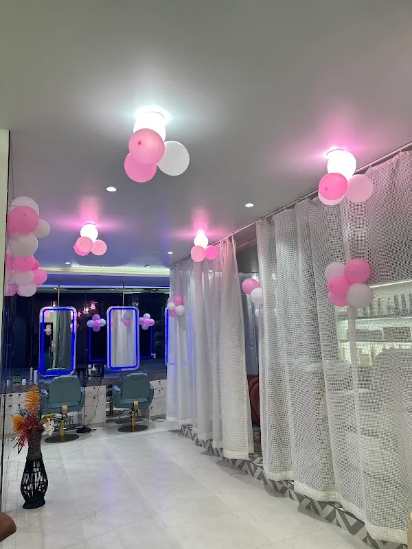 Archies Unisex Salon - Makeup Artist/Tattoo Artist/Beauty Academy/Best Unisex Salon in Jalgaon