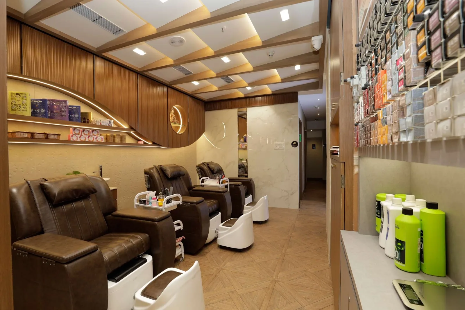 Envi Salon & Spa - Infiniti Mall, Malad