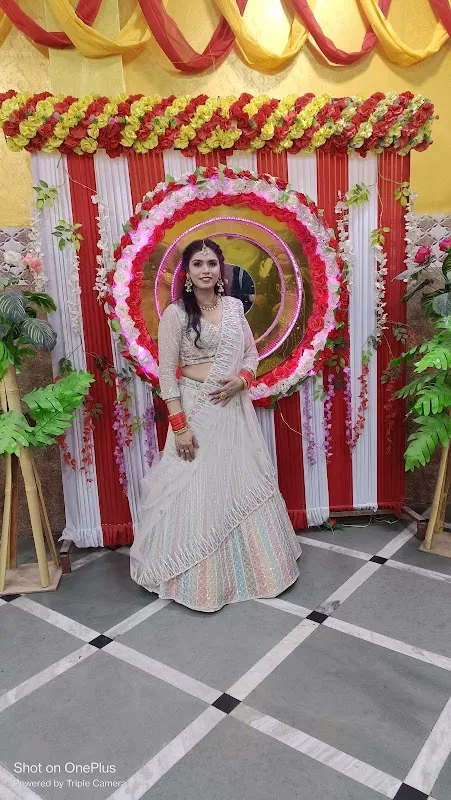 Richa Makeover Makeup Artist Beauty Parlour Salon & nail Extensions