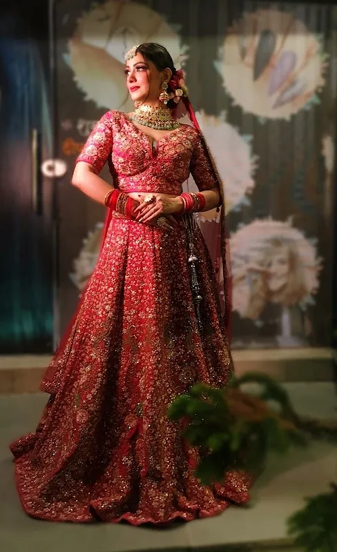 Richa Makeover Makeup Artist Beauty Parlour Salon & nail Extensions