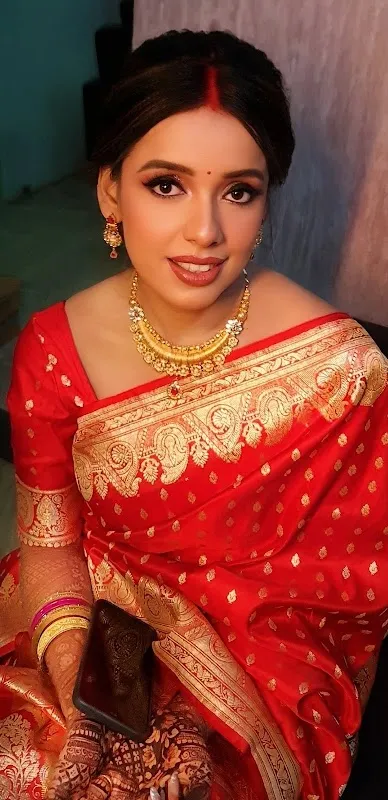 Richa Makeover Makeup Artist Beauty Parlour Salon & nail Extensions
