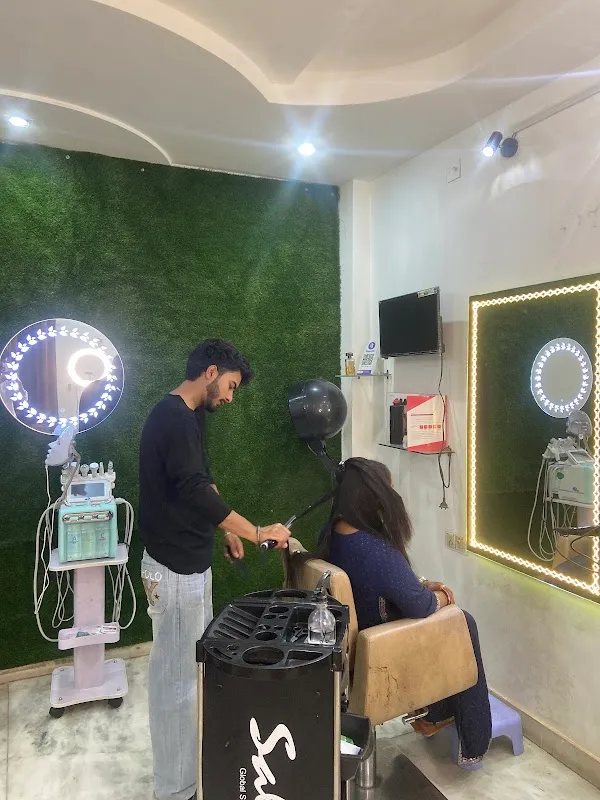 Divine Unisex Salon