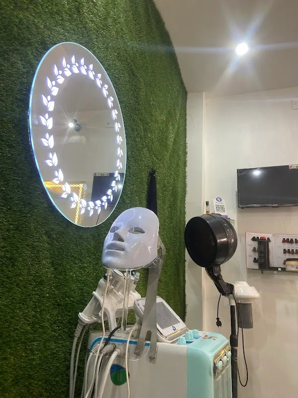 Divine Unisex Salon