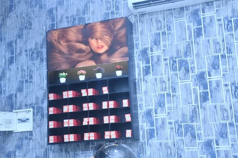 The Rich Unisex Salon