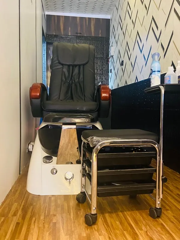 The Rich Unisex Salon