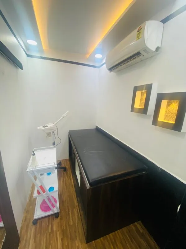 The Rich Unisex Salon
