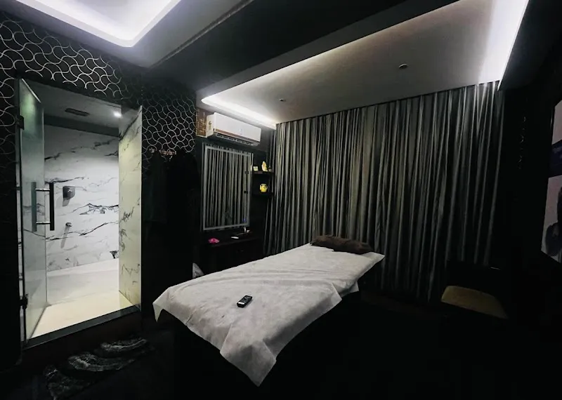 Elite DayNight OutCall Spa