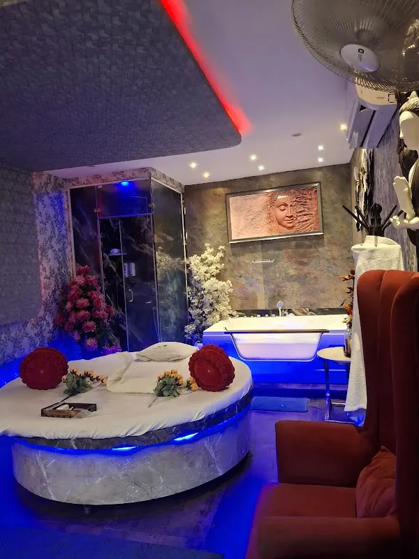 Crown Salon & Spa