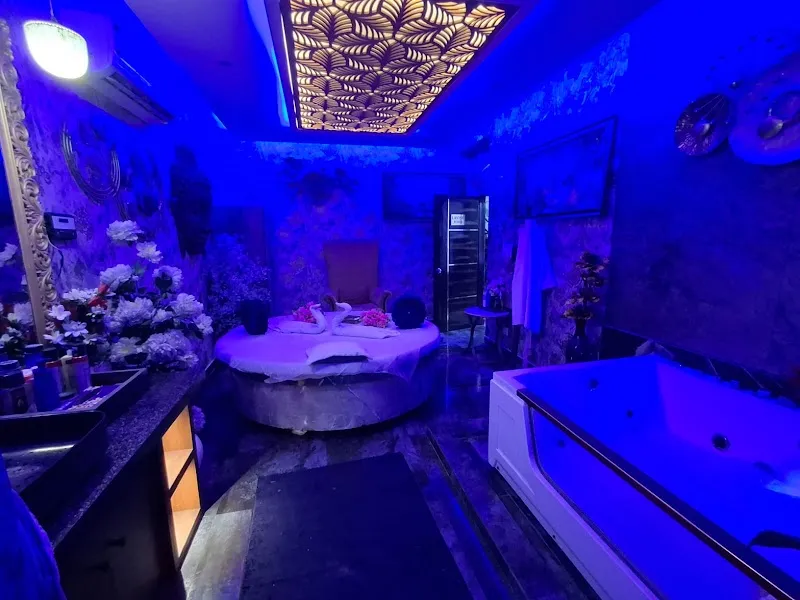Crown Salon & Spa