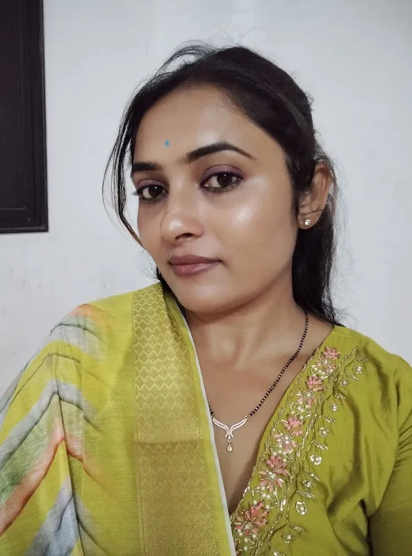 Seema dhoke Makeup Artist