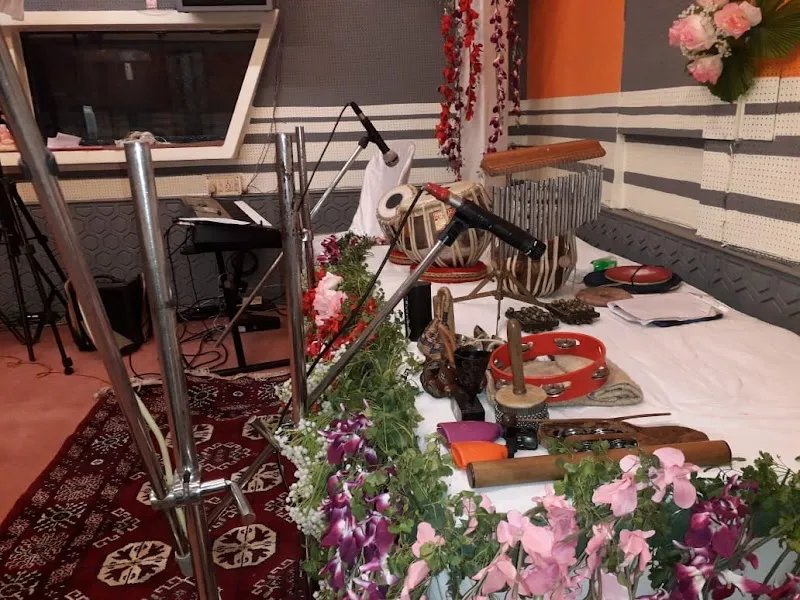 Om Studios