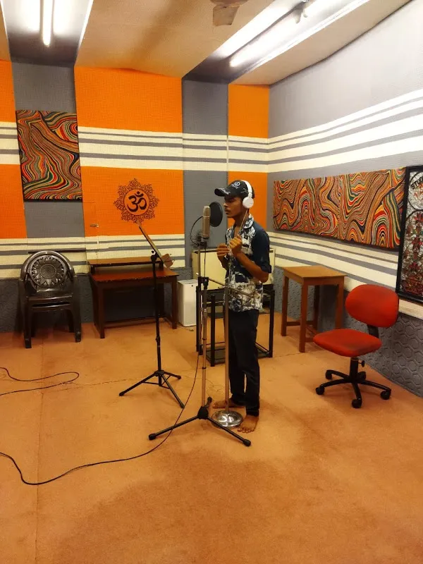 Om Studios