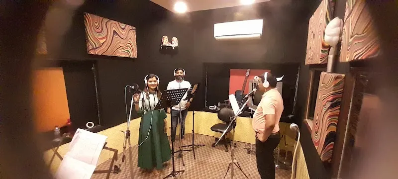 Om Studios