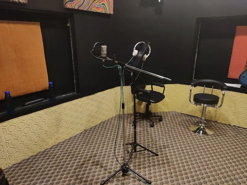 Om Studios