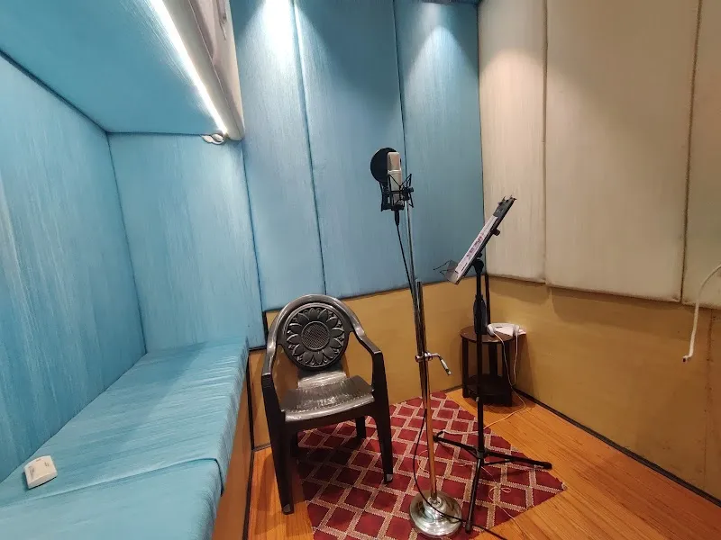 Om Studios
